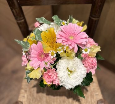 小さめのアレンジメント｜「バルーンフラワー」　（岩手県紫波郡矢巾町の花キューピット加盟店 花屋）のブログ